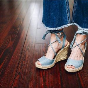 NWT Target Maren Wrap Up Wedge Sandals in Denim